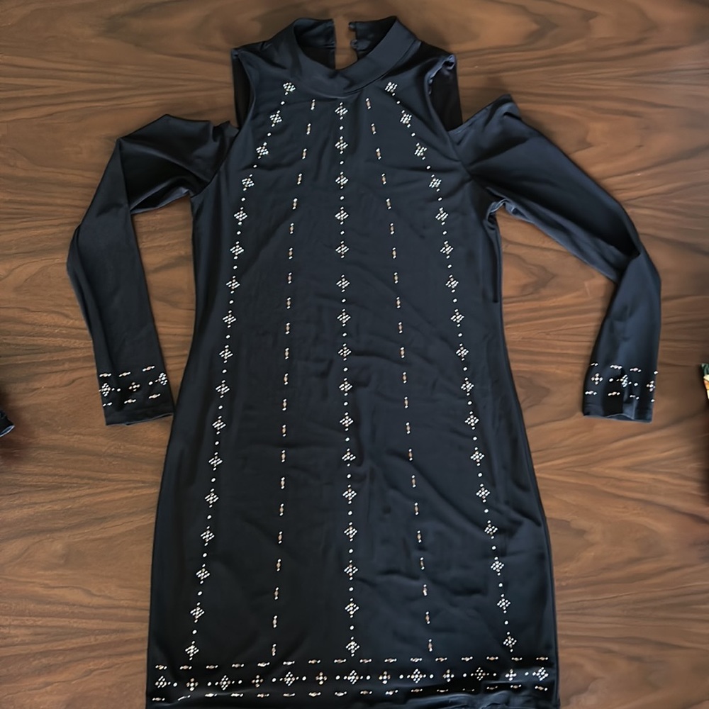 White House Black market cold shoulder dress size S